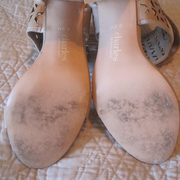 CHARLES by CHARLES DAVID TAUPE LEATHER JUNO HEELS - Picture 2 of 3